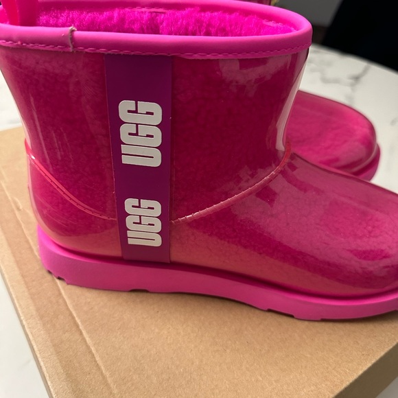 Kids class mini clear UGG comes with original box - Picture 2 of 6